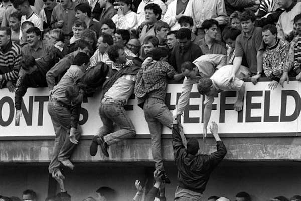 Vào ngày 15 tháng 4 năm 1989, trong một trận đấu tại FA Cup giữa Liverpool và Nottingham Forest, một cú va chạm của con người đã dẫn đến cái chết của 96 người và hơn 700 người bị thương