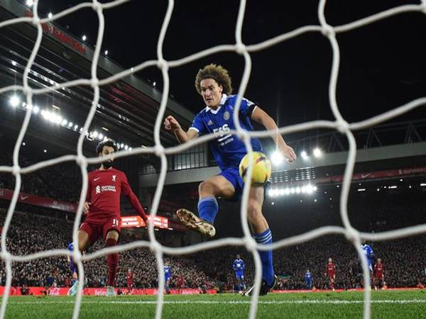 Tin Liverpool 31/12: Van Dijk không hài lòng dù thắng Leicester
