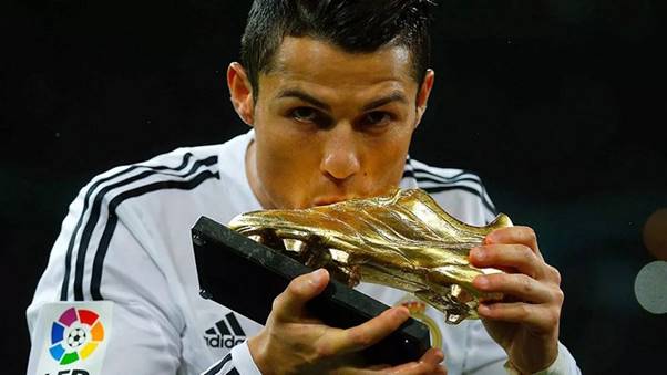 Ronaldo cũng chinh phục cho mình rất nhiều chiếc giày vàng