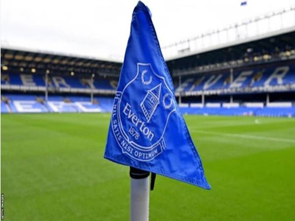 Tin bóng đá chiều 27/2: Everton thoát khỏi nhóm “cầm đèn đỏ”