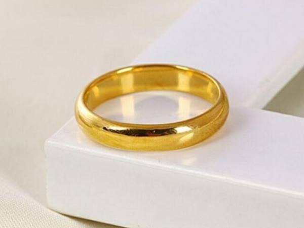 Thấy nhẫn vàng thường xuất hiện con số may mắn nào 1