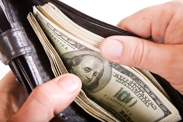 Mơ thấy tiền có phải điềm báo sắp phát tài không?