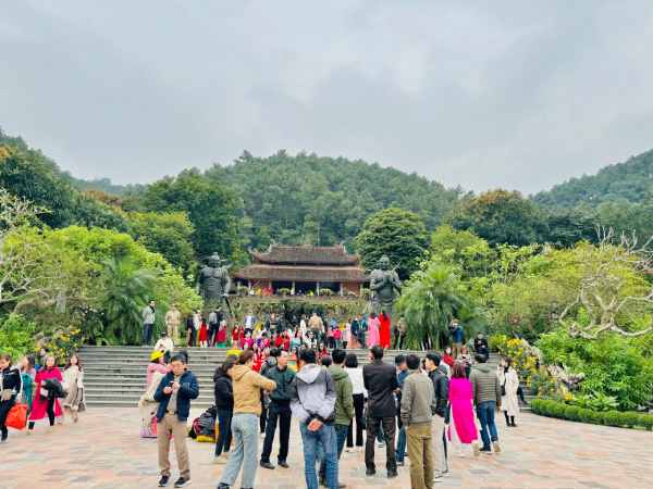 Mơ thấy đi lạc đường trong chùa