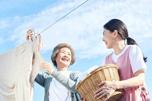 Nằm mơ thấy mẹ chồng: Điềm báo tốt hay xấu cho gia đình?