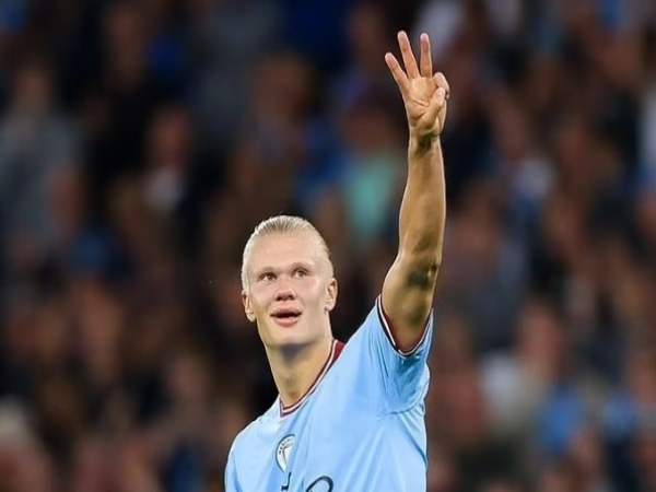 Cầu thủ ghi 3 bàn gọi là gì?