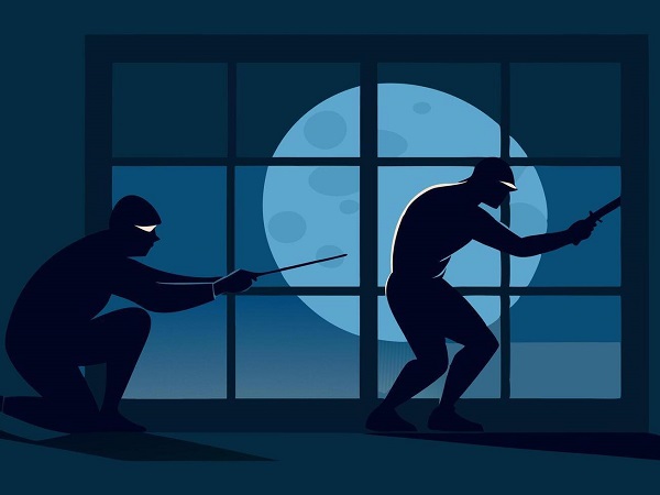 Mơ thấy 2 thằng ăn trộm đột nhập vào nhà