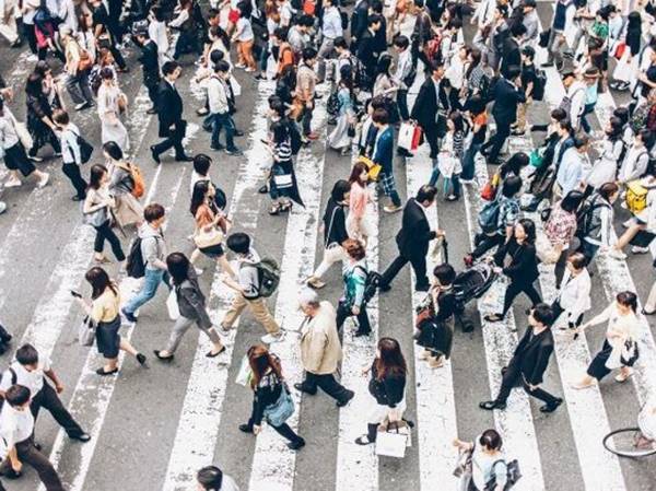 Nằm mơ thấy đông người mang đến thông điệp gì?