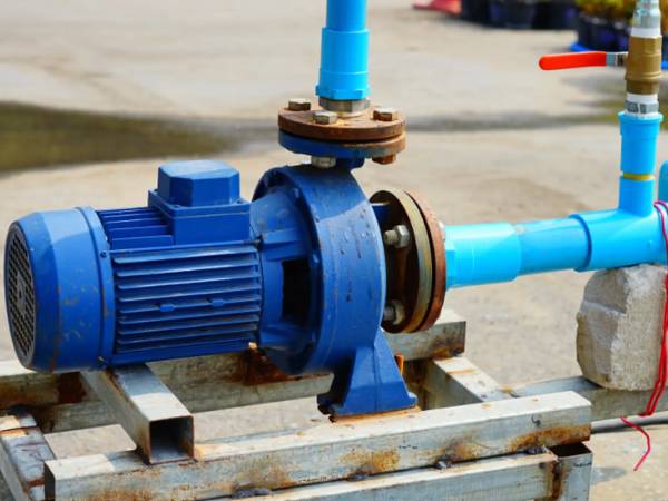 Nằm mơ thấy máy bơm nước có ý nghĩa gì, con gì may mắn?