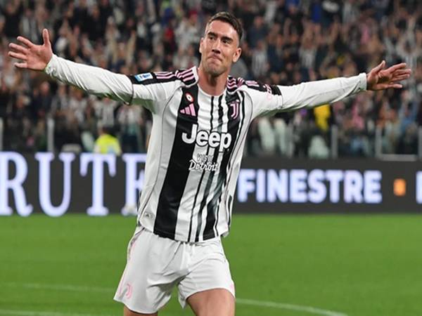 Tin Bayern Munich: Tăng tốc chiêu mộ Dusan Vlahovic